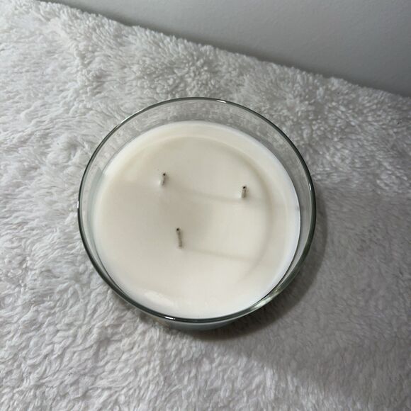Bath & Body Works Aroma Stress Relief Eucalyptus Spearmint 3 Wick Candle Soy Wax - Picture 5 of 5